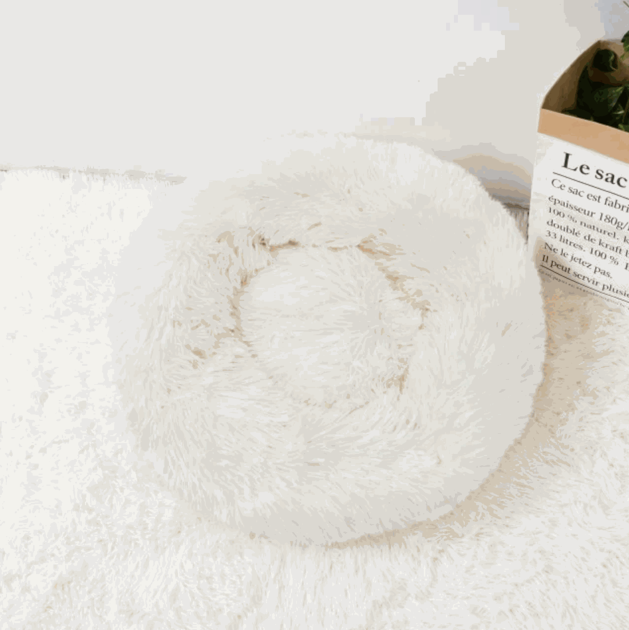 Soft M white cozy Fluffy nest (70cm external diameter)